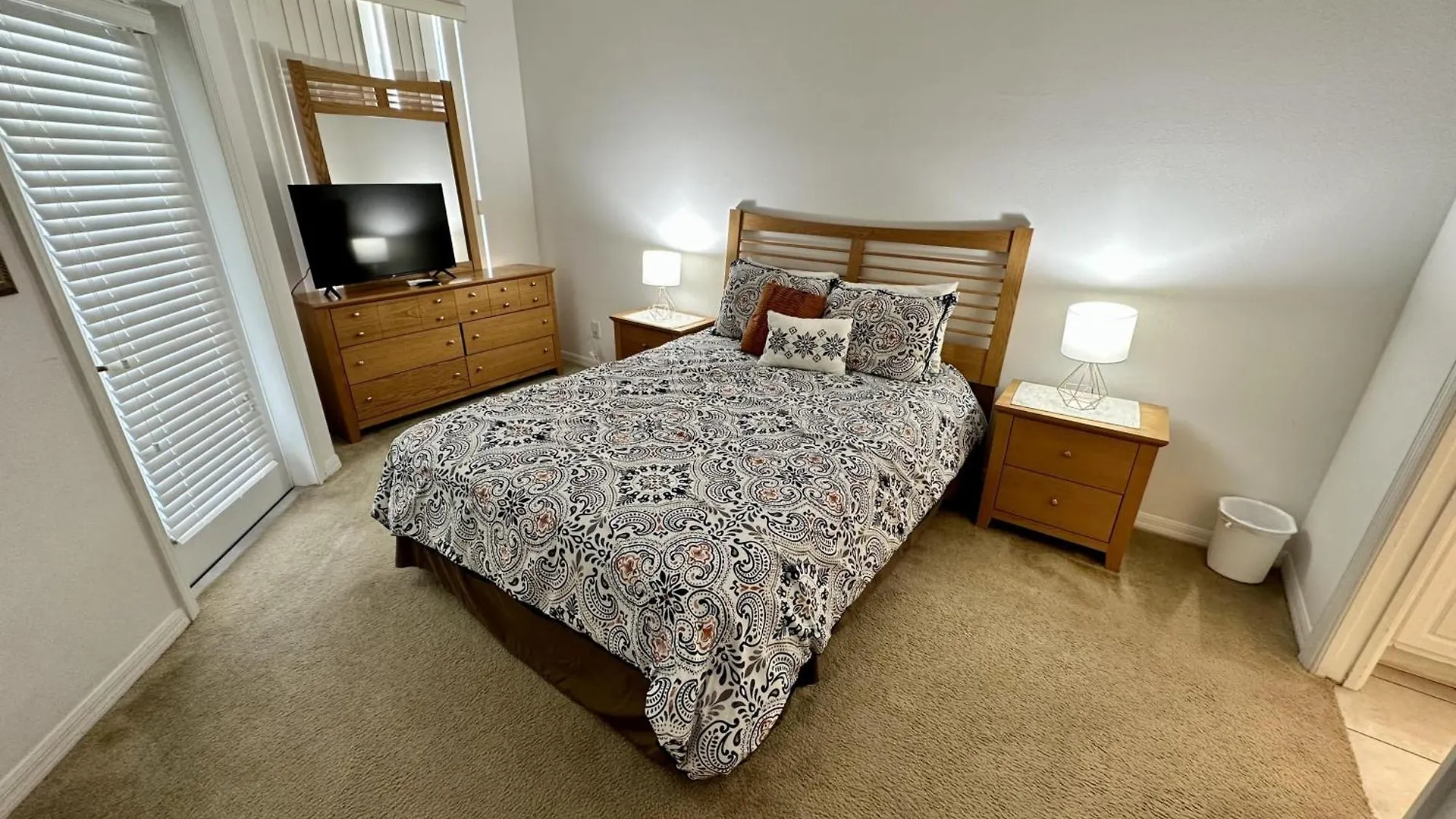 Minutes From The Fun Pet Friendly Villa Davenport
